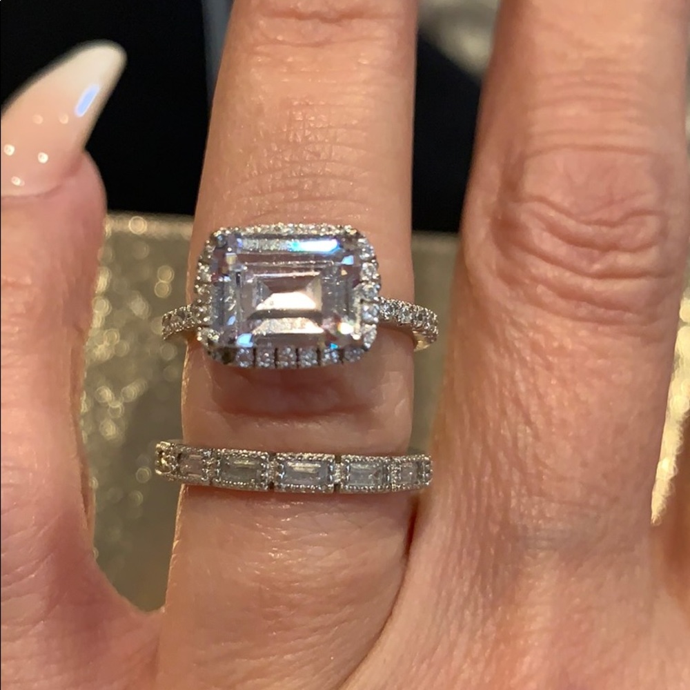 East west setting ring